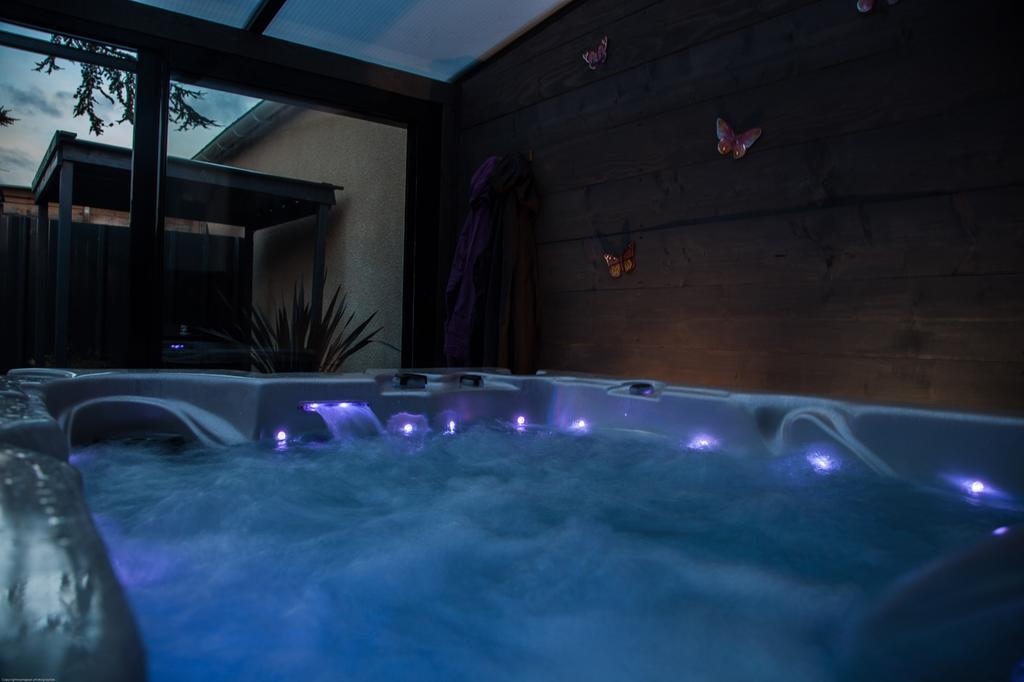 Spa Privatif Toulouse Jacuzzi Villa Aucamville Bagian luar foto